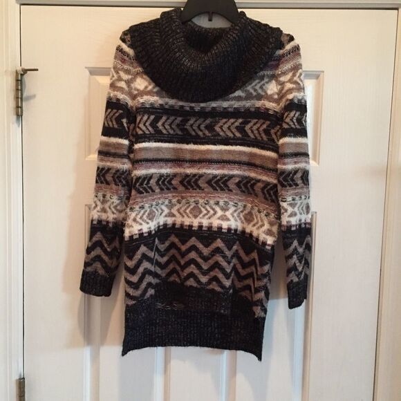 Maurice’s Sweater  - Picture 2 of 6